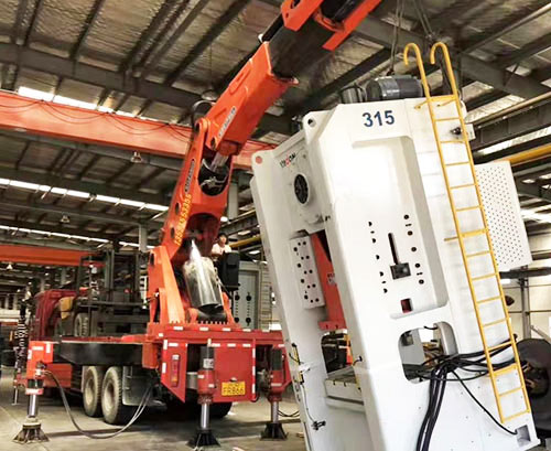 平和县附近随车吊出租，轻松解决运输难题